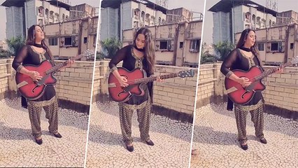 लॉकडाउन के बिच गिटार लेकर सिंगिंग करने उतर आयी Rani Chatterjee