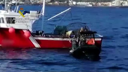 Sorprendidos faenando con nasas ilegales en las costas gomeras