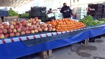 Koronavirüs | Sokağa çıkma yasağı nedeniyle ürünleri ellerinde kalan esnaflar için semt pazarı açıldı