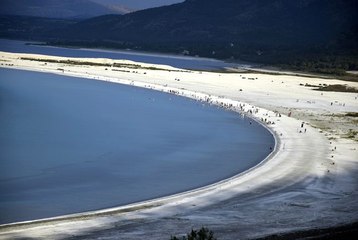 Türkiye'nin Maldivleri olarak bilinen Salda Gölü ziyarete kapatıldı