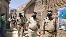 इटावा: मुस्लिम समुदाय के लोगों ने पुलिस का किया फूल मालाओं से स्वागत