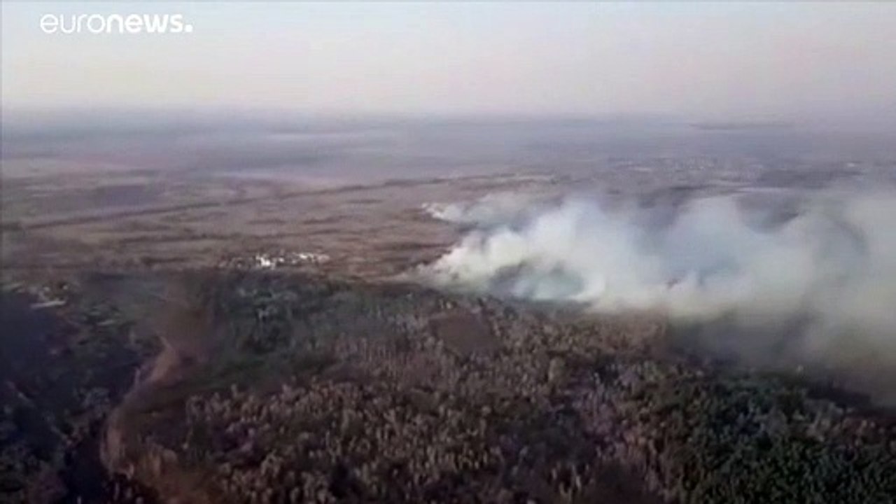 Chernobyl: incendio intorno alla centrale nucleare non ancora domato