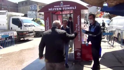 İki günlük sokağa çıkma yasağının bitmesiyle birlikte vatandaşlar çarşı ve pazara akın etti