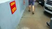 Homem é flagrado furtando picanha em supermercado