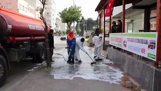 İl il koronavirüsle mücadele: Kozan Belediyesi maske üretip ücretsiz dağıtıyor