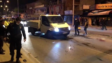 Otomobilin çarptığı motosikletteki 2 kişi ağır yaralandı