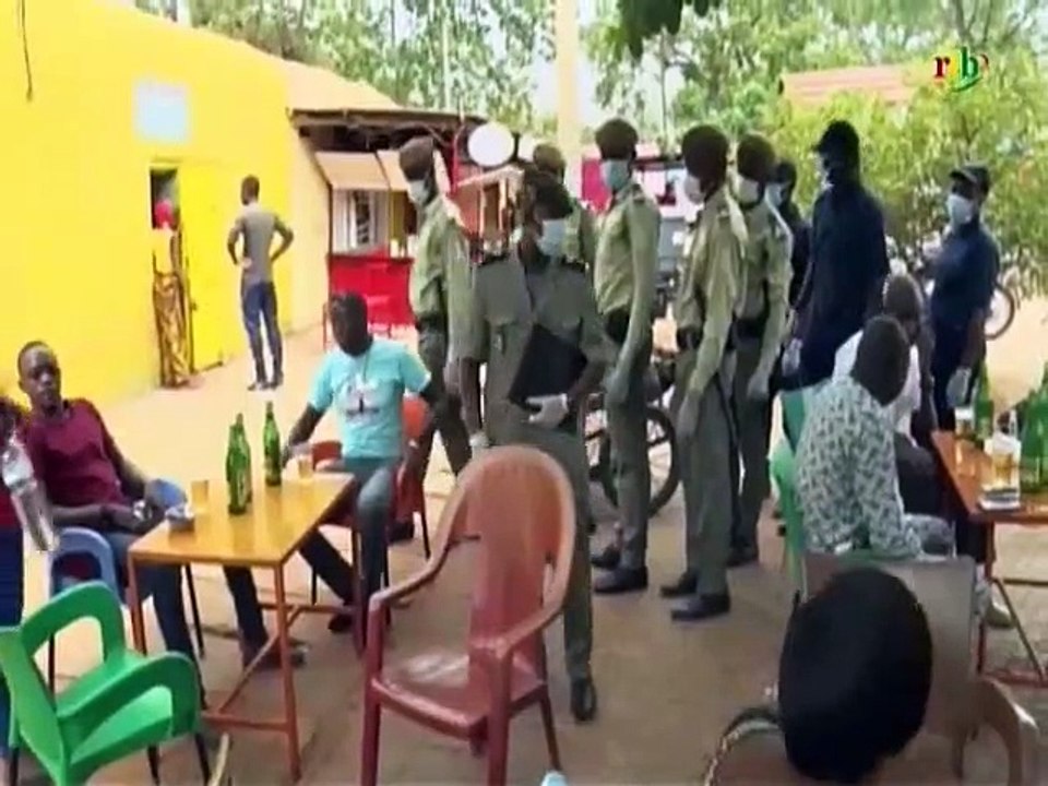 RTB / Respect des mesures gouvernementales - Une équipe de la police municipale a fait une descente dans certains maquis et bars de Bobodioulasso pour contrôler les mesures gouvernementales