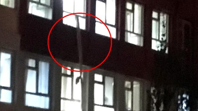 Koronavirüs şüphelisi, çarşafları birbirine bağlayıp ip gibi kullanarak hastaneden kaçtı