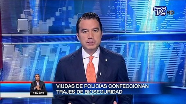 Viudas de policías confeccionaron trajes de bioseguridad para gendarmes ecuatorianos