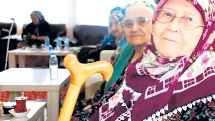 Son Dakika: Yakınlarının yanında izinli olarak kalacak yaşlılardan, izinli oldukları süre boyunca huzurevi ücreti alınmayacak