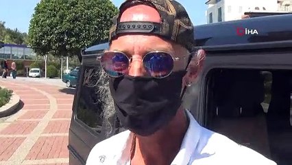 Antalya'da yaşayan Alman vatandaşı Koge, 24 aileye 500'er lira para yardımında bulundu