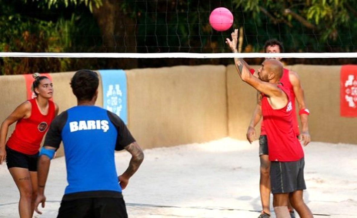 Survivor ödül oyununu kim kazandı? Survivor voleybol maçını kim kazandı? Survivor Nisa neden voleybol oynamadı? Nisa neden ağladı? Nisa'ya ne oldu?
