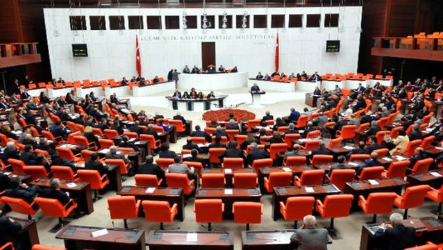 Son dakika: AK Parti, işini kaybedenler ve geliri azalanlar için 15 maddelik ekonomik tedbir paketini Meclis'e sundu