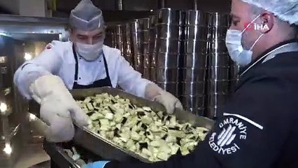 Ümraniyede evde kalan yüzlerce ailenin yemeğini aş evi karşılıyor