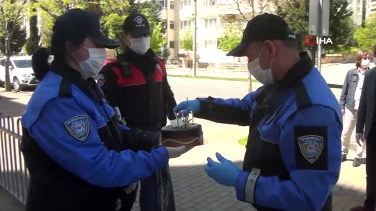 Polisten işitme engelli Ali Talha'ya doğum günü sürprizi