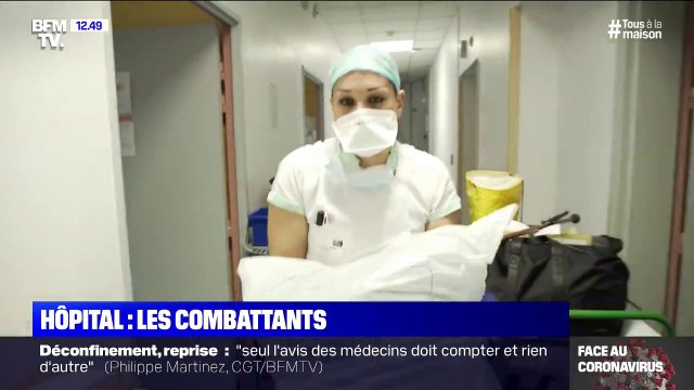 Hôpital: les combattants : les infirmières et aides soignantes aident les patients à garder le lien avec les familles