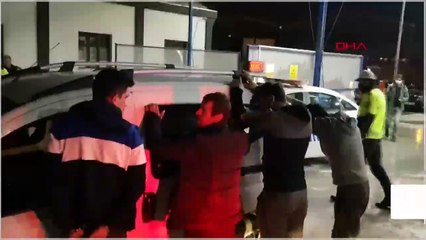 Çaldıkları aracı dezenfekte ederken yakalandılar