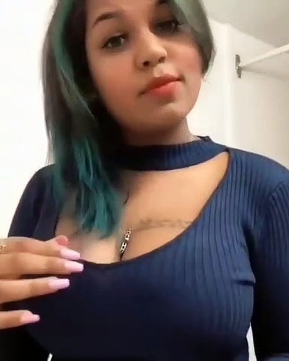 New Tik tok dancing girl video very hot india girl showing dancing