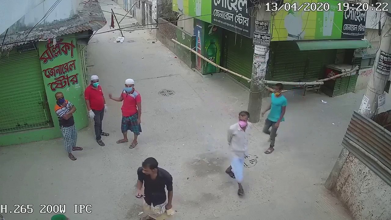 ঘরে থাকবা নাকি সেনাবাহিনীর বারি খাইবা?