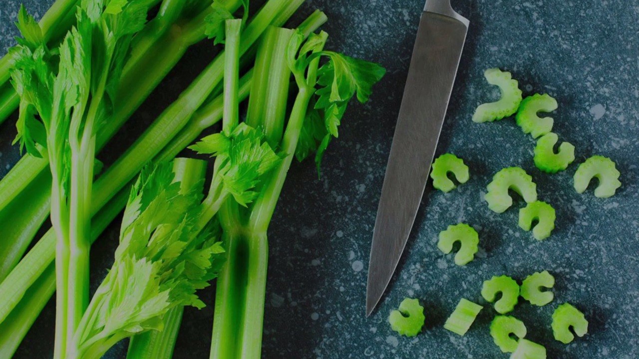 How to Freeze Celery for Speedy Smoothies and Q...