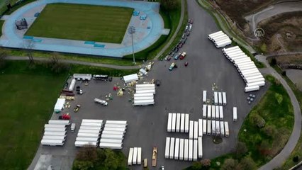 Mobil morglar New York'ta bir stadyumun otoparkında hazır bekletiliyor - NEW