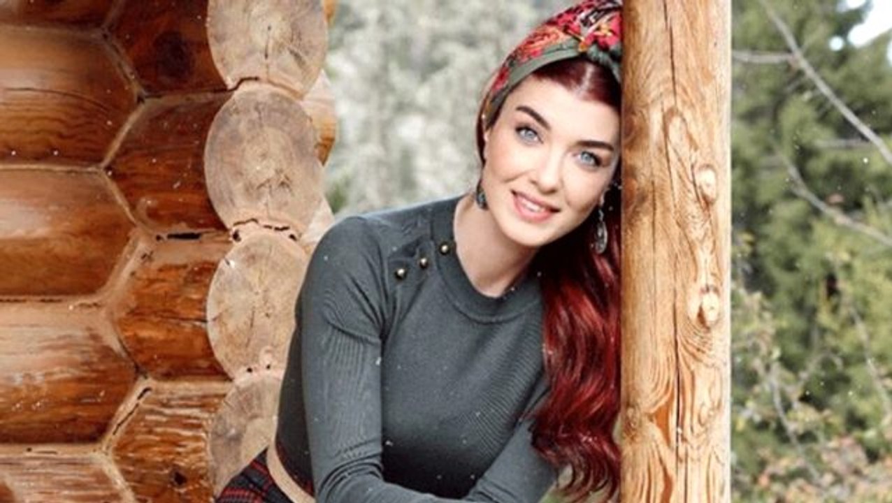 Instagram'da 2 milyon takipçiye ulaşan Aslıhan Güner, sevenlerine teşekkür etti