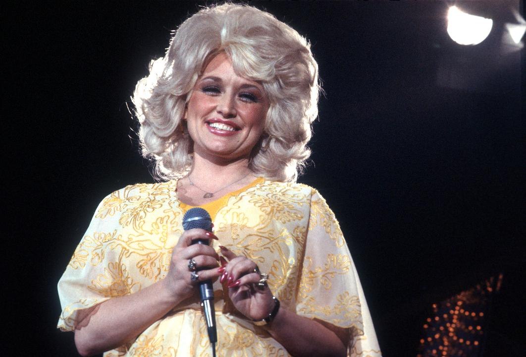 Dolly Parton Surprises Us All by Releasing Near...