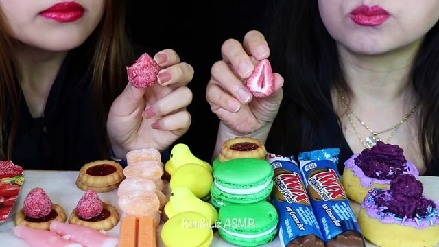 ASMR TWIX ICE CREAM BARS, PURPLE CAKE, JELLY MOCHI, MACARONS, STRAWBERRY TARTS, CHOCOLATE PEEPS 먹방