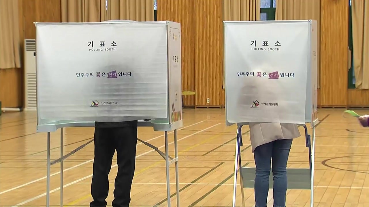 '10석 선출' 전북, 투표 순조롭게 진행 / YTN
