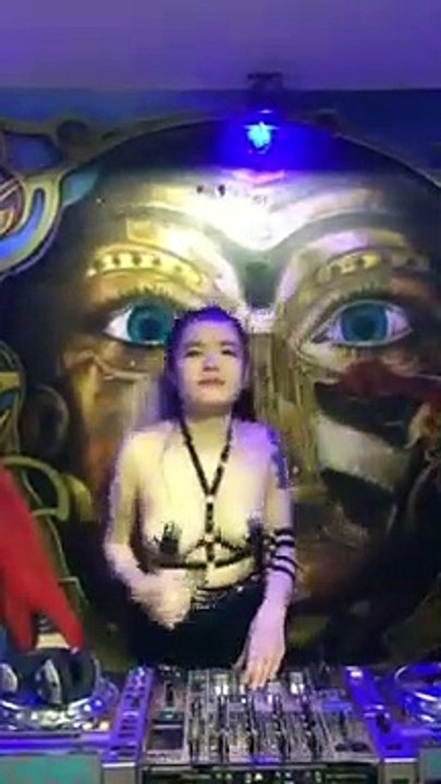 Nhạc Remix Lồng Phim Hành Động Hay - Trang chủ_16072110_393764624290575_2356350557599301632_n