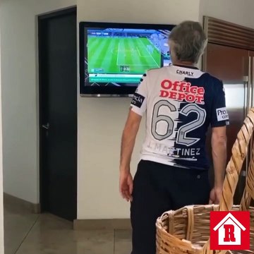 Así festejó Jesús Ramírez la goleada de Pachuca a Chivas en la ELiga MX