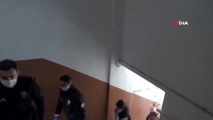 11 yaşındaki Ömer Faruk, kumbarasındaki paraları 'Biz Bize Yeteriz Türkiyem' kampanyasına bağışladı