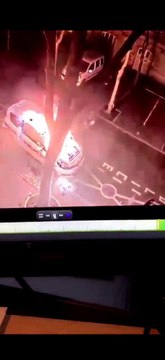 Colombes (92): Il incendie une voiture de la police municipale et prend feu avec !