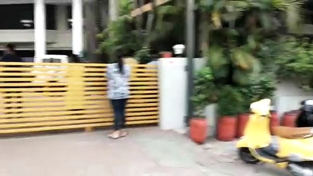 होटल क्रॉउन पैलेस पर लॉकडाउन का जमकर उल्लंघन, ब्रेड- समोसे के लिए खुलती है अल सुबह