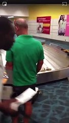 Une invasion de crabe dans un aéroport