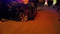 Otomobillerin çarpıştığı kazada polis memuru öldü, 3 kişi yaralandı