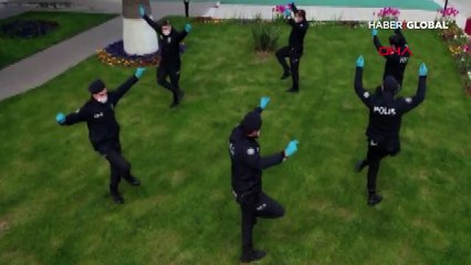 Polis moral vermek için oynadı