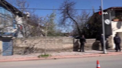 Malatya'da bir evden 8 kamyon çöp çıkarıldı