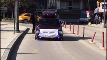 ORDU Koronavirüse dikkat çekmek için otomobile maske taktı