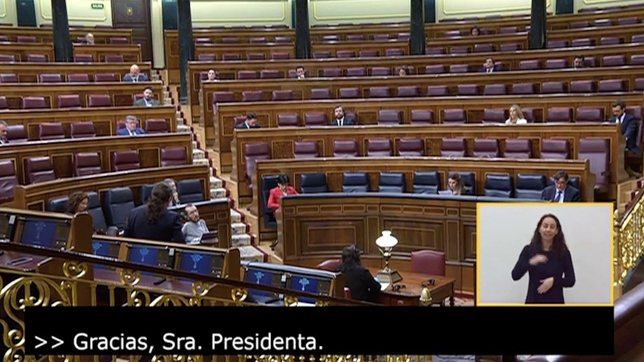 Abascal caricaturiza al líder de Podemos como "el padre Iglesias, obispo de la nomenklatura con jardín"