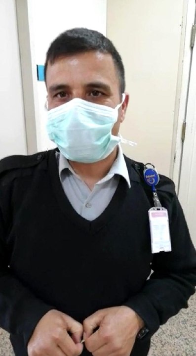 Koronavirüs şüphelisi, güvenlik görevlilerine saldırdı