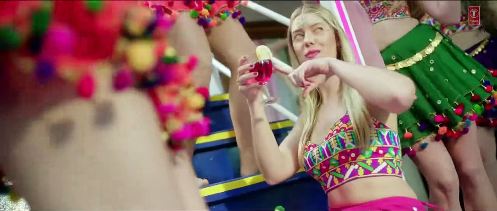 Boat Ma Kukdookoo' Full VIDEO Song - Welcome 2 Karachi - T-Series - YouTube