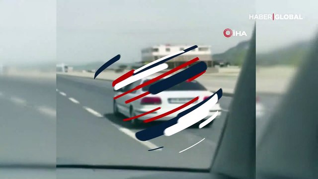 Trafikte pes dedirten görüntü