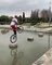 Ce jeune homme réalise une incroyable acrobatie avec son vélo
