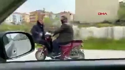 'Sosyal mesafeye uyuyoruz' diyerek böyle yolculuk yaptılar