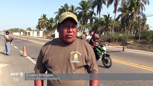 Pobladores de destinos populares de México cierran el paso a turistas por temor a COVID-19