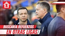 Ricardo Peláez afirmó que Chivas podría buscar refuerzos en otras ligas