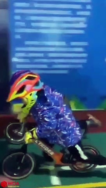 TRY_NOT_TO_LAUGH_-_ULTIMATE_Epic_Kids_Fail_Compilation_★_BEST_VINE(1080p)