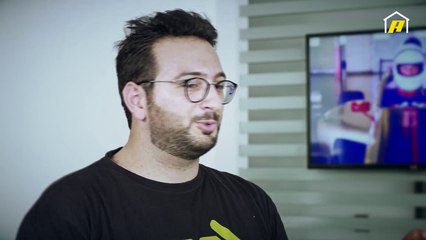 محمد العبرة يتغلب على خوفه من قيادة السيارات بمساعدة عيش الدور