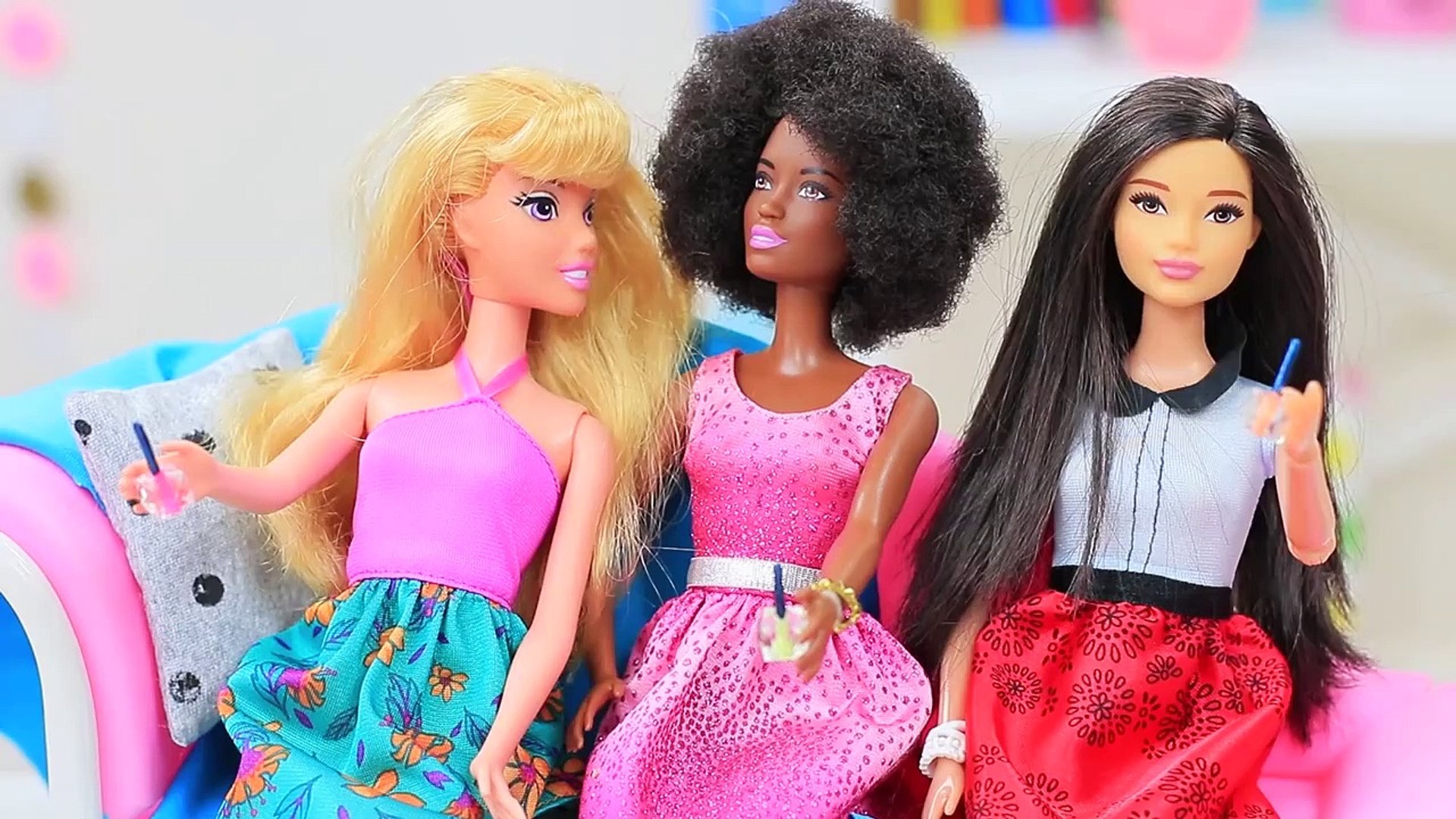 NUNCA ERES DEMASIADO GRANDE PARA MUÑECAS: 15 TRUCOS CON BARBIE QUE DESEARÁS CONOCER CUANTO ANTES - Vídeo Dailymotion